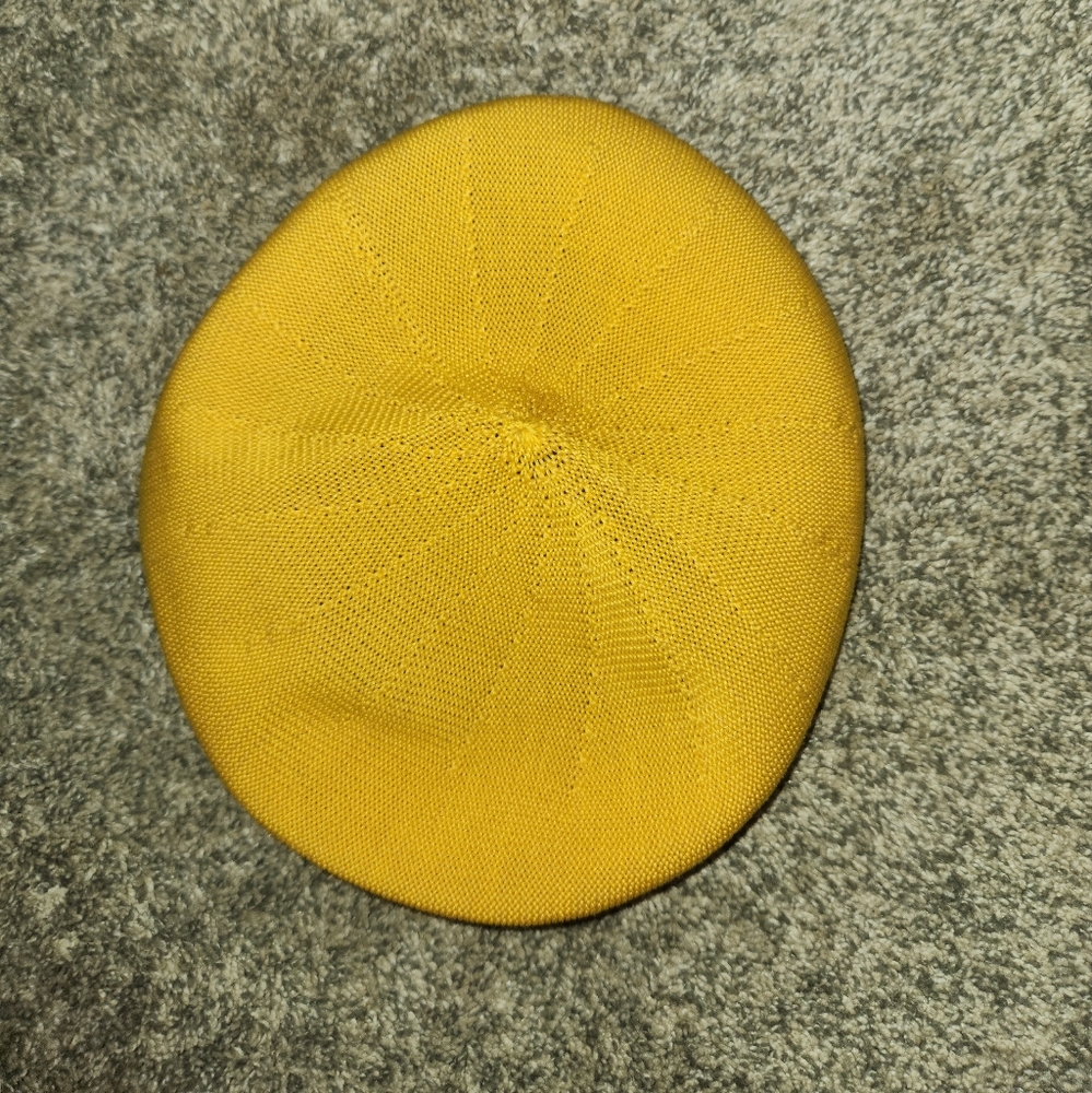 adjustable yellow beret